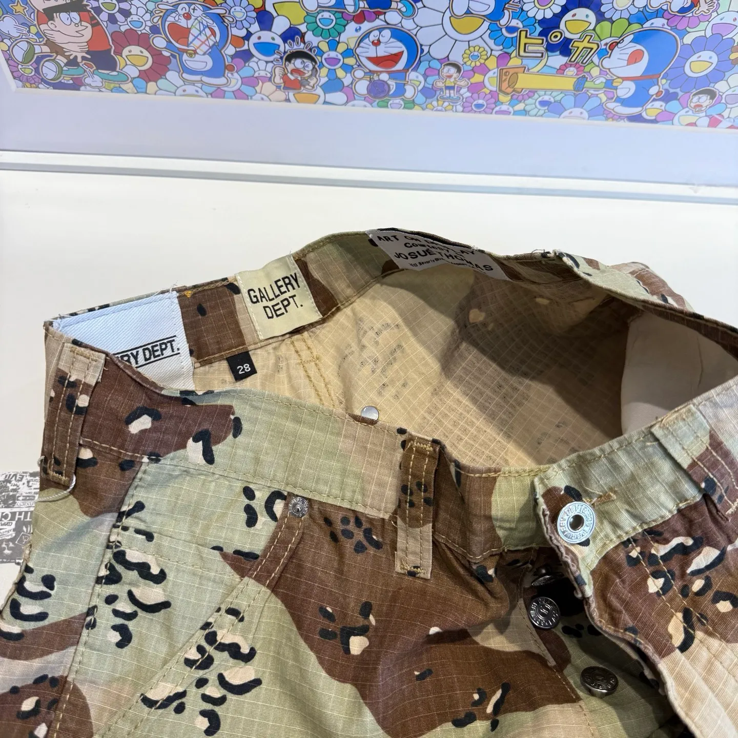 P240 model number: D453 GALLERY DEPT. ss25 limited camouflage splicing printed bootcut jeans Size: 28, 30, 32, 34, 36 (S-XXL) Color: Camouflage yellow Size reference: Pants length 100 102 104 106 106 Waist 72 76 80 84 88 Recommended weight S (about 110 pounds) M (about 120 pounds) L (about 140 pounds) XL (about 165 pounds) XXL (about 185 pounds)